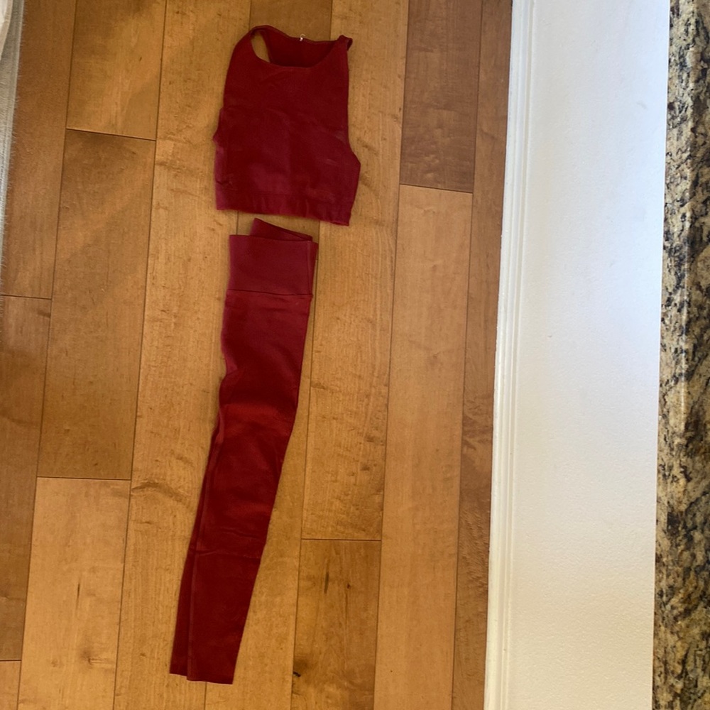 Fabletics leggings and sports bra set. Size small. Selling for $8